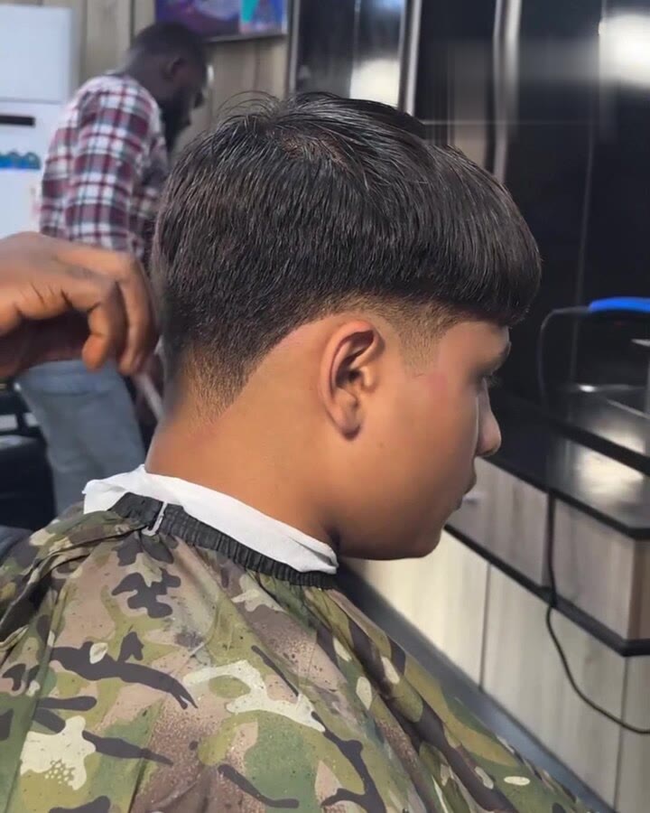 Side view of a textured crop with a drop fade